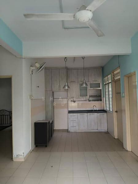 2-storey Terraced House for Sale in Saujana Utama 3 (Ijok) - Shaiful Rudy - Kitchen - PropertyGuru.com.my