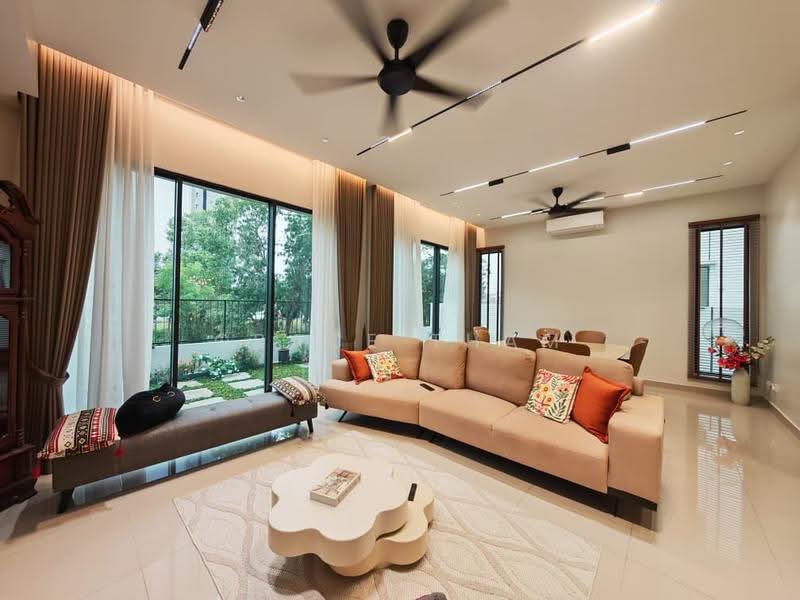 Rumah Berkembar untuk Dijual di Cyber 10 (Cyberjaya) - Grace Tham - Living Room - PropertyGuru.com.my