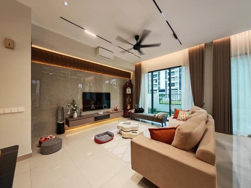 Rumah Berkembar untuk Dijual di Cyber 10 (Cyberjaya) - Grace Tham - Living Room - PropertyGuru.com.my