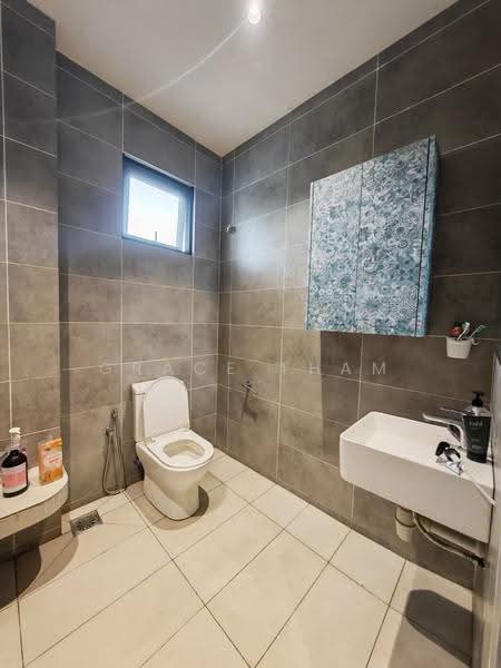 Rumah Berkembar untuk Dijual di Cyber 10 (Cyberjaya) - Grace Tham - Bathroom - PropertyGuru.com.my