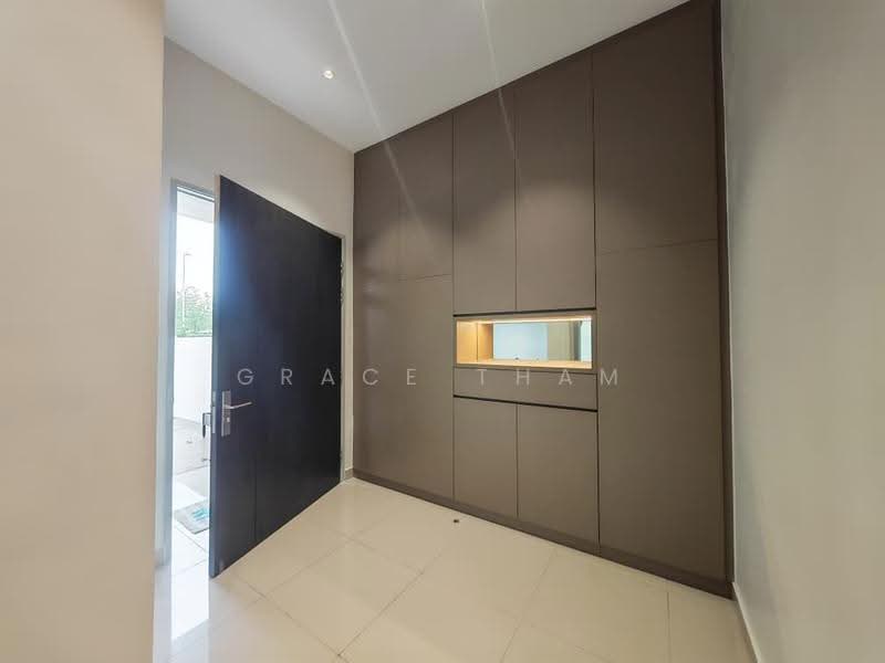 Rumah Berkembar untuk Dijual di Cyber 10 (Cyberjaya) - Grace Tham - Entrance - PropertyGuru.com.my