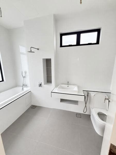 Bungalow House untuk Dijual di Kuala Selangor (Selangor) - Lucas Loh - Bathroom - PropertyGuru.com.my