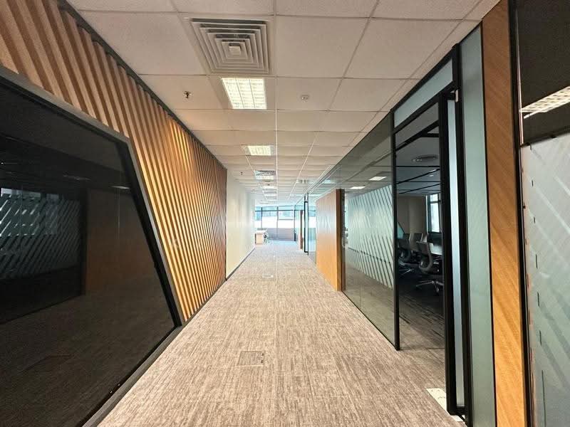 Office for Rent in KLCC (KL City Centre) - Kevin Lum - Corridor - PropertyGuru.com.my