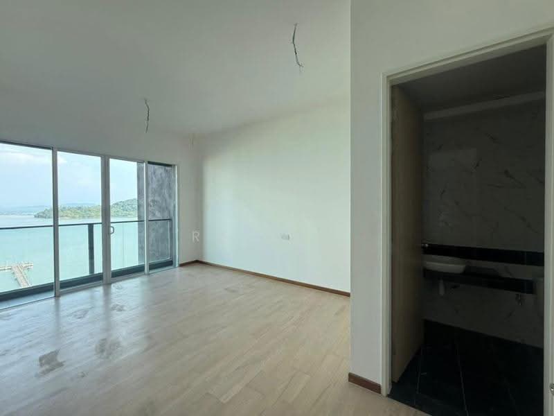 Condominium for Sale at QuayWest Residence - Rain Yu - Master Bedroom - PropertyGuru.com.my