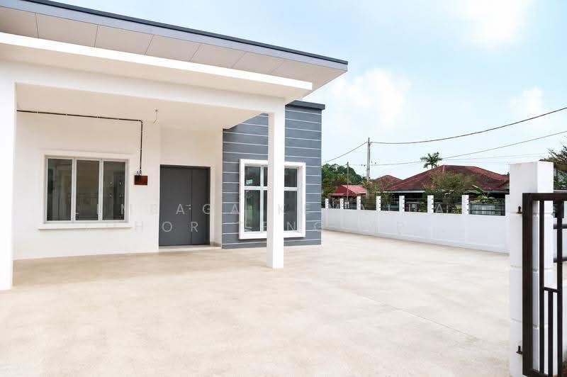 Bungalow House untuk Dijual di Taman Sri Lambak (Kluang) - Lembaga Kemajuan Johor Tenggara (KEJORA) - Exterior - PropertyGuru.com.my