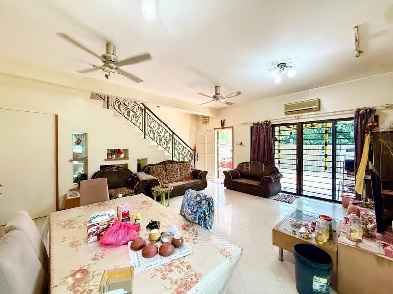 2-storey Terraced House for Sale in Bandar Sunway Semenyih (Semenyih) - Azli Ibrahim - Living Room - PropertyGuru.com.my