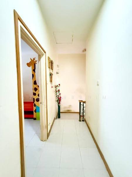 2-storey Terraced House for Sale in Bandar Sunway Semenyih (Semenyih) - Azli Ibrahim - Corridor - PropertyGuru.com.my