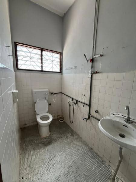 Rumah Teres 2-Tingkat untuk Dijual di Taman Johor Jaya (Johor Bahru) - Kevin Ho - Bathroom - PropertyGuru.com.my