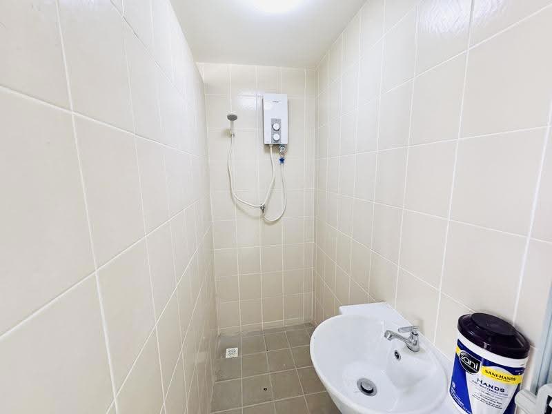 Pangsapuri untuk Dijual di Taman Bukit Erskine - Elwin Leong - Bathroom - PropertyGuru.com.my