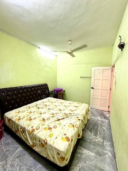 2-storey Terraced House for Sale in Taman Bukit Permai (Ampang) - Ashraff Daniel - Bedroom - PropertyGuru.com.my