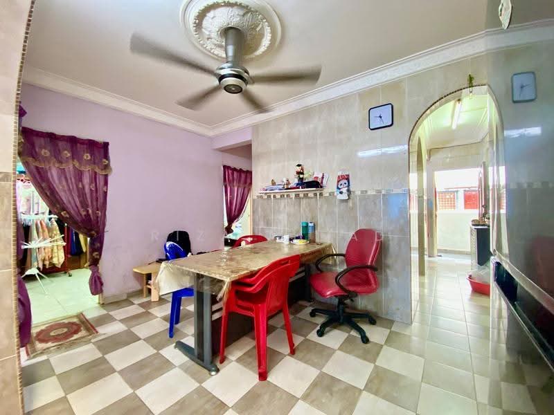 Flat for Sale at Desa Tasik Fasa 6B - Riza Ahmad - Dining Room - PropertyGuru.com.my