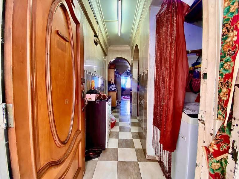 Flat for Sale at Desa Tasik Fasa 6B - Riza Ahmad - Entrance - PropertyGuru.com.my