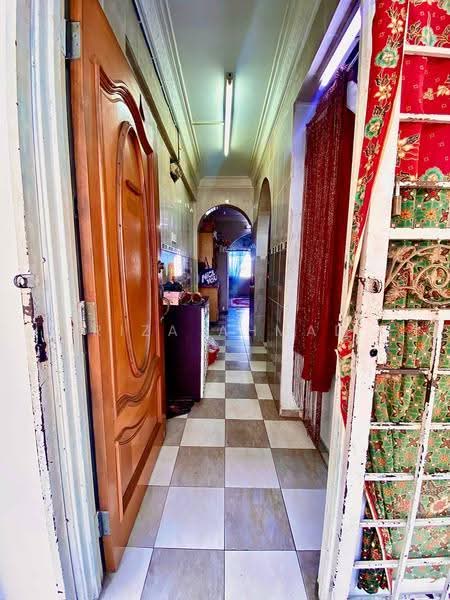Flat for Sale at Desa Tasik Fasa 6B - Riza Ahmad - Entrance - PropertyGuru.com.my