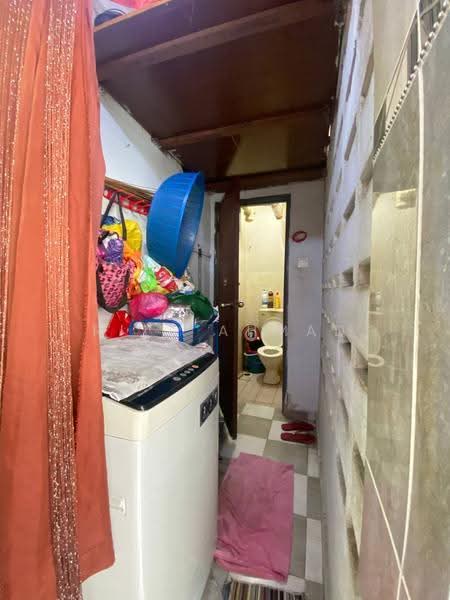Flat for Sale at Desa Tasik Fasa 6B - Riza Ahmad - Bathroom - PropertyGuru.com.my