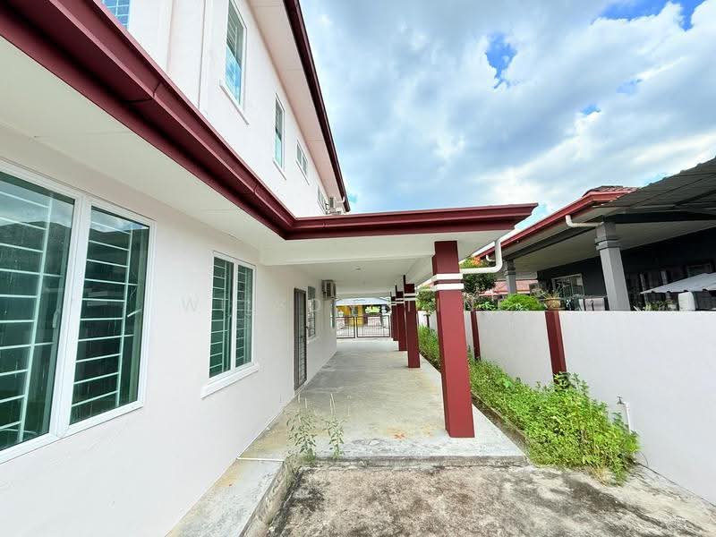 Rumah Teres 2-Tingkat untuk Dijual di Batu Kawa (Kuching) - Wilson Ting - Exterior - PropertyGuru.com.my