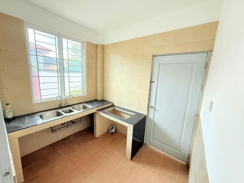 Rumah Teres 2-Tingkat untuk Dijual di Batu Kawa (Kuching) - Wilson Ting - Kitchen - PropertyGuru.com.my