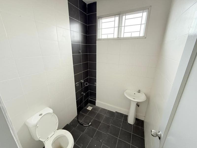 Rumah Teres 2-Tingkat untuk Dijual di Batu Kawa (Kuching) - Wilson Ting - Bathroom - PropertyGuru.com.my