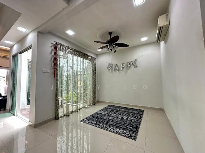 2.5-storey Terraced House for Sale in Taman Oasis (Cheras) - Jocelyn Soo - Living Room - PropertyGuru.com.my