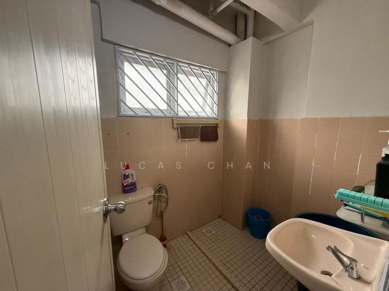 Kondominium untuk Dijual di Meadow Park 2 - Lucas Chan - Bathroom - PropertyGuru.com.my