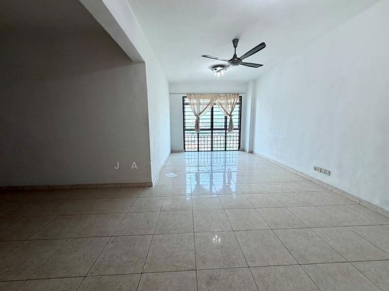 Pangsapuri untuk Dijual di Pulai View - Jayden Ng - Living Room - PropertyGuru.com.my