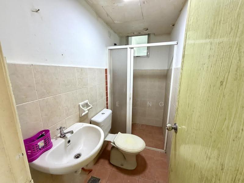 Pangsapuri untuk Dijual di Pulai View - Jayden Ng - Bathroom - PropertyGuru.com.my