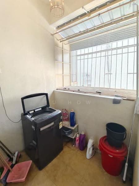Rumah Teres 2-Tingkat untuk Dijual di Taman Idaman (Simpang Ampat) - FU HOW - Balcony - PropertyGuru.com.my