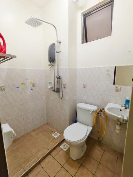 Rumah Teres 2-Tingkat untuk Dijual di Taman Idaman (Simpang Ampat) - FU HOW - Bathroom - PropertyGuru.com.my