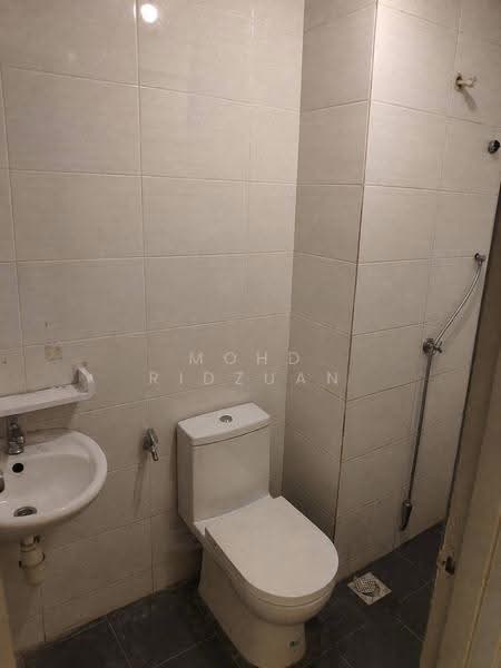 Service Residence for Sale at Silk Residence - Mohd Ridzuan - Bathroom - PropertyGuru.com.my