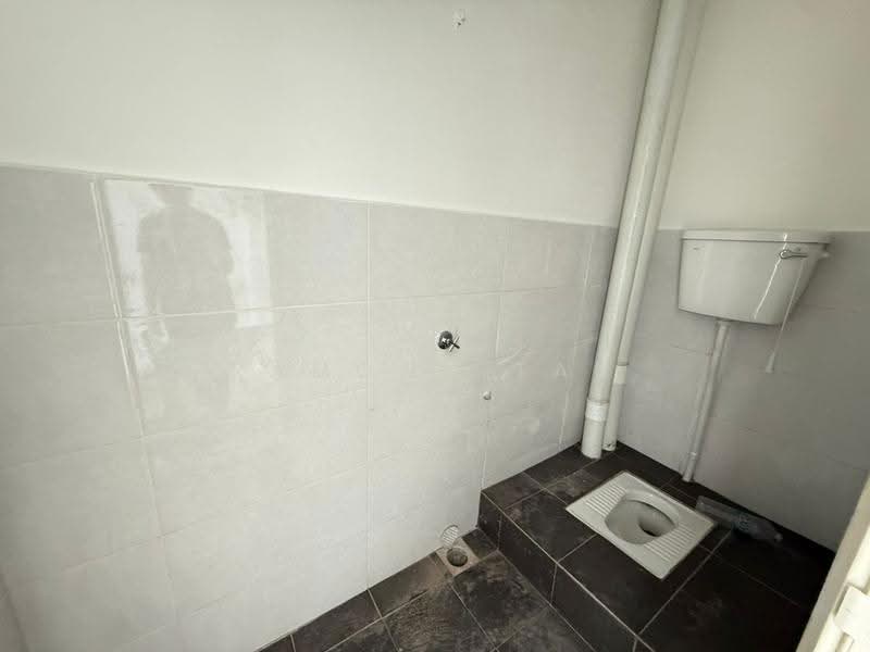 Warehouse for Rent in Ayer Keroh (Melaka) - Ramona Tan - Bathroom - PropertyGuru.com.my