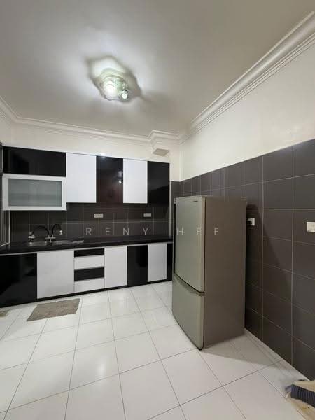 Rumah Teres 2-Tingkat untuk Dijual di Taman Setia Indah (Tebrau) - Reny Hee - Kitchen - PropertyGuru.com.my