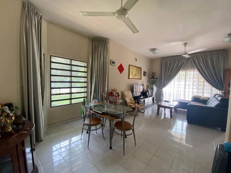 2-storey Terraced House for Sale in Taman Bukit Subang (Shah Alam) - Hartini Binti Ismail - Living Room - PropertyGuru.com.my