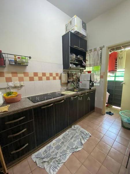 2-storey Terraced House for Sale in Taman Bukit Subang (Shah Alam) - Hartini Binti Ismail - Kitchen - PropertyGuru.com.my