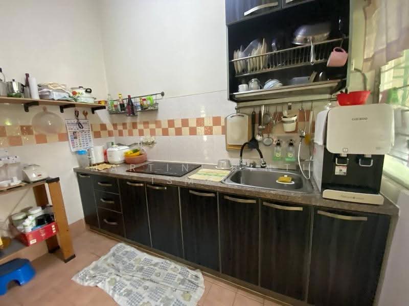 2-storey Terraced House for Sale in Taman Bukit Subang (Shah Alam) - Hartini Binti Ismail - Kitchen - PropertyGuru.com.my