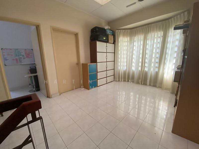 2-storey Terraced House for Sale in Taman Bukit Subang (Shah Alam) - Hartini Binti Ismail - Interior - PropertyGuru.com.my