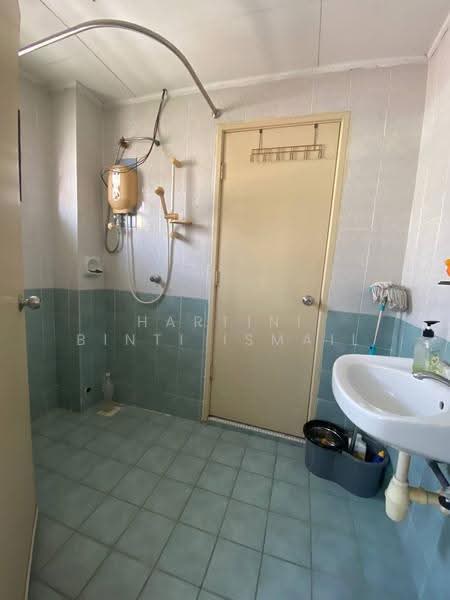 2-storey Terraced House for Sale in Taman Bukit Subang (Shah Alam) - Hartini Binti Ismail - Bathroom - PropertyGuru.com.my