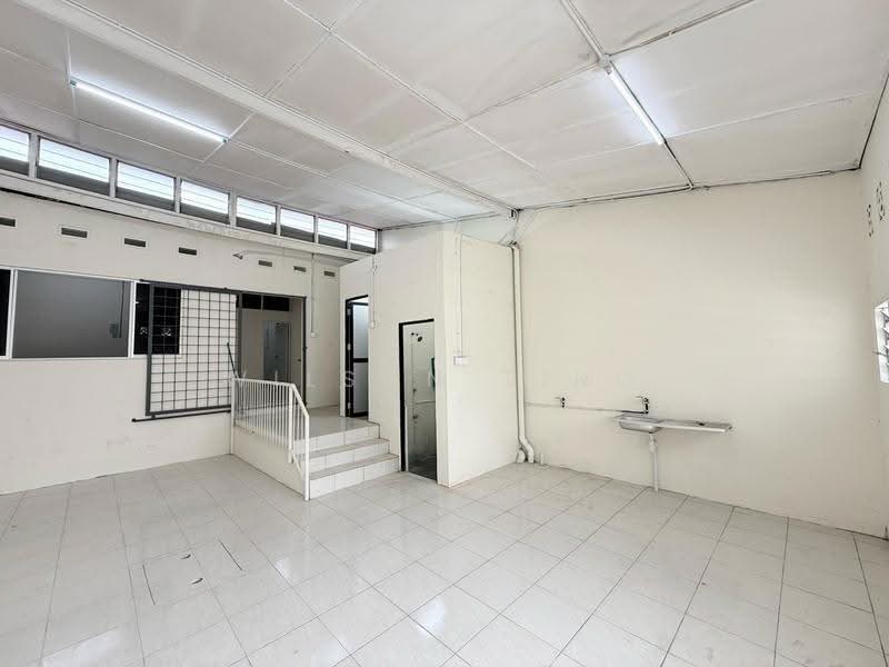 1-storey Terraced House for Sale in Jalan Nanas Barat (Kuching) - Wilson Ting - Interior - PropertyGuru.com.my