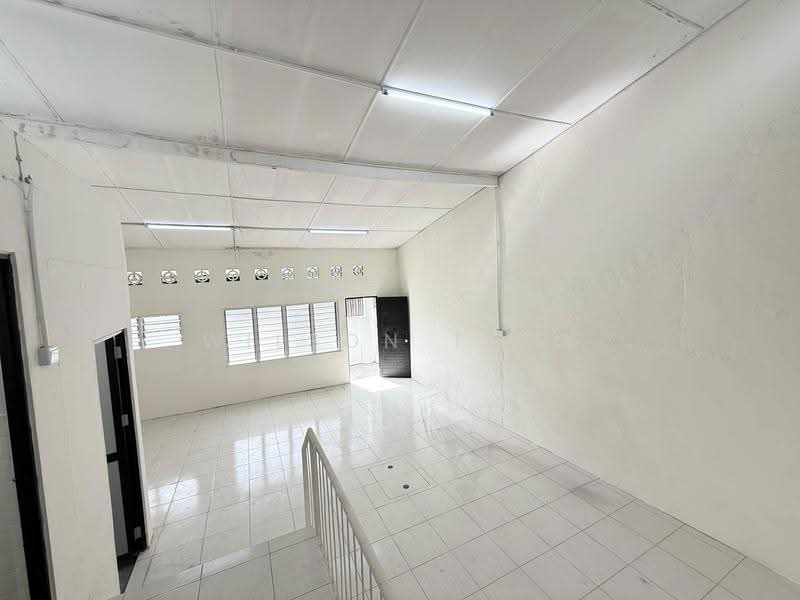 1-storey Terraced House for Sale in Jalan Nanas Barat (Kuching) - Wilson Ting - Interior - PropertyGuru.com.my