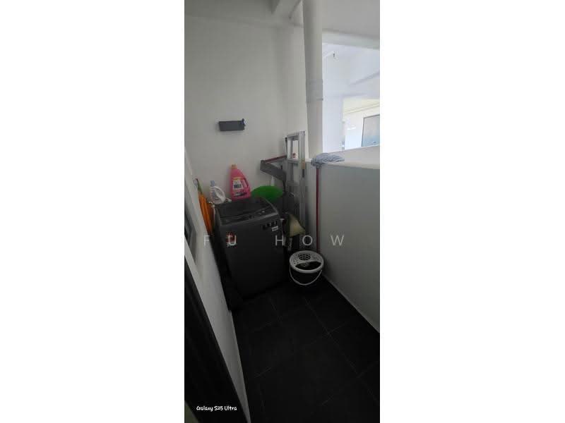 Kediaman Servis untuk Dijual di Metropol - FU HOW - Balcony - PropertyGuru.com.my