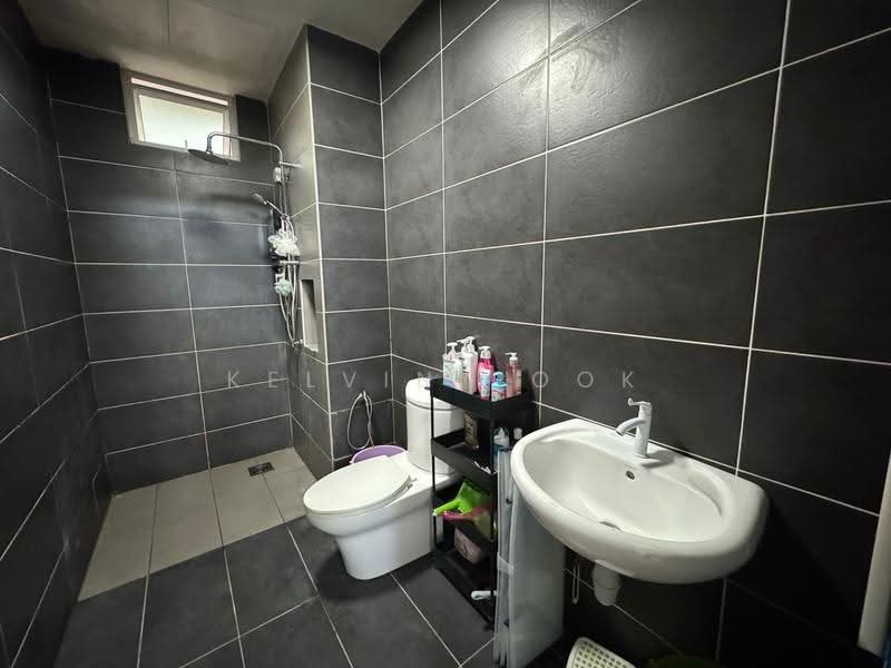 Kondominium untuk Dijual di Seroja Hills - Kelvin Pook - Bathroom - PropertyGuru.com.my