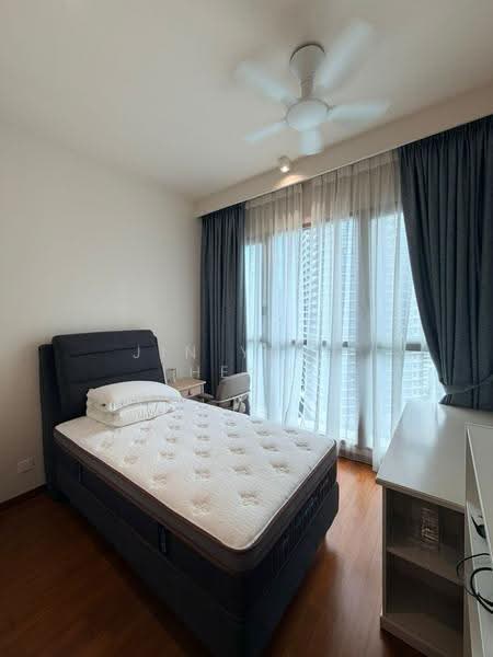 Kediaman Servis untuk Dijual di Stonor 3 - Jin Yong Heng - Bedroom - PropertyGuru.com.my