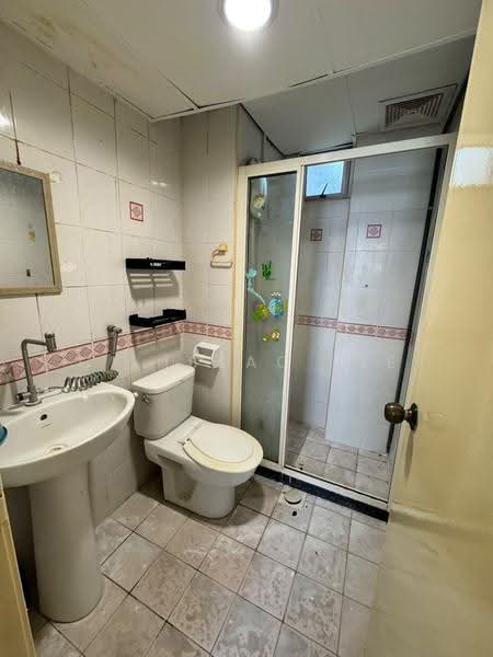 Condominium for Rent at Villa Emas - Cy Issac Lee - Bathroom - PropertyGuru.com.my