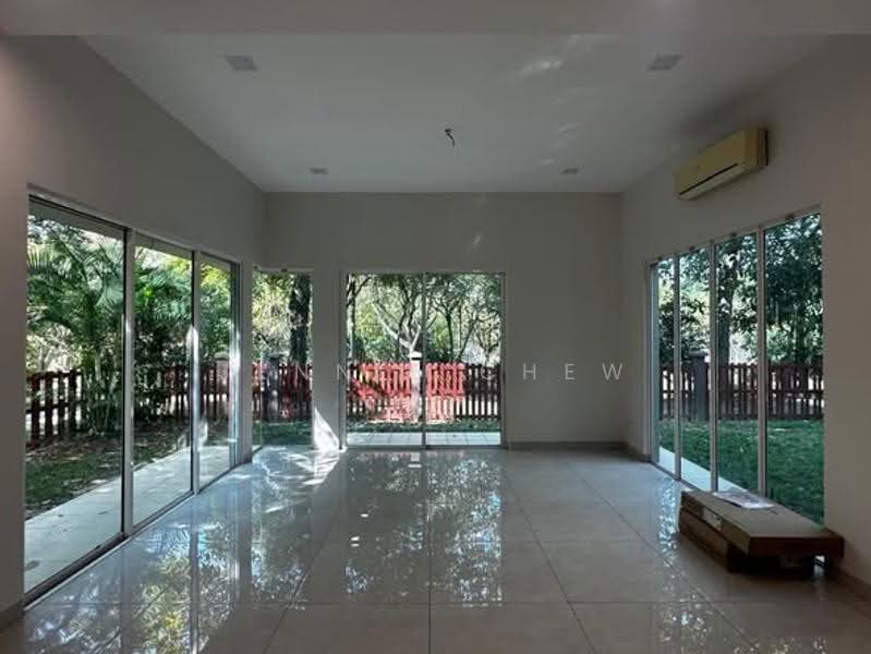 Bungalow House untuk Dijual di Setia Eco Park (Setia Alam) - Jennie Chew - Living Room - PropertyGuru.com.my