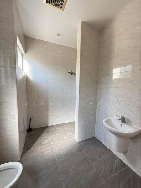 Bungalow House untuk Dijual di Setia Eco Park (Setia Alam) - Jennie Chew - Bathroom - PropertyGuru.com.my