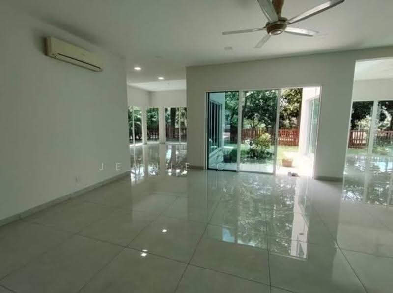 Bungalow House untuk Dijual di Setia Eco Park (Setia Alam) - Jennie Chew - Living Room - PropertyGuru.com.my