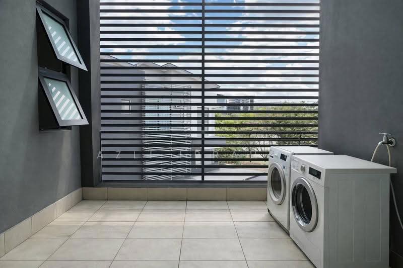 Bungalow House untuk Dijual di Presint 8 (Putrajaya) - Azli Ibrahim - Balcony - PropertyGuru.com.my