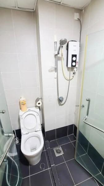 Kediaman Servis untuk Disewa di Centrestage Designer Suite - Oscar Phang - Bathroom - PropertyGuru.com.my