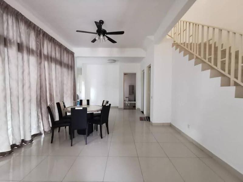 Rumah Kluster untuk Dijual di Taman Mount Austin (Tebrau) - Katherine Low - Living Room - PropertyGuru.com.my