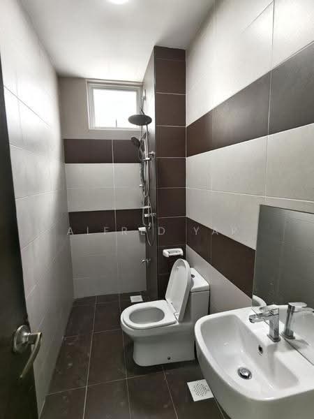 Kondominium untuk Disewa di M Condominium @ Larkin - Alfred Yap - Bathroom - PropertyGuru.com.my