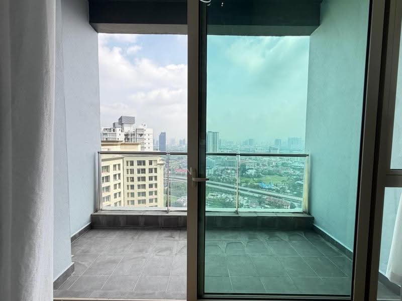 Kediaman Servis untuk Dijual di myHabitat - Leon Lee - Balcony - PropertyGuru.com.my