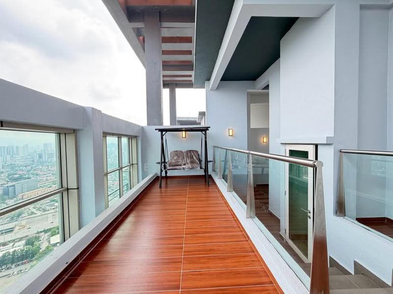 Kediaman Servis untuk Dijual di myHabitat - Leon Lee - Balcony - PropertyGuru.com.my